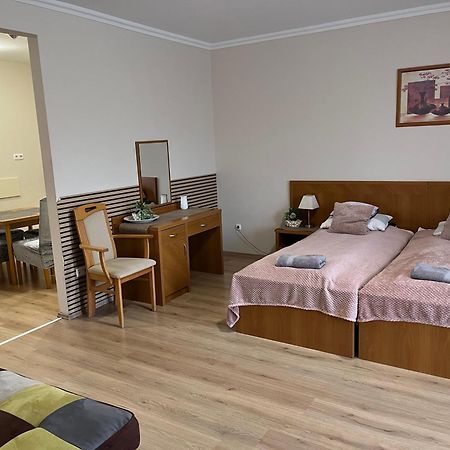 Brookforest Apartman Hajduszoboszlo Exterior photo