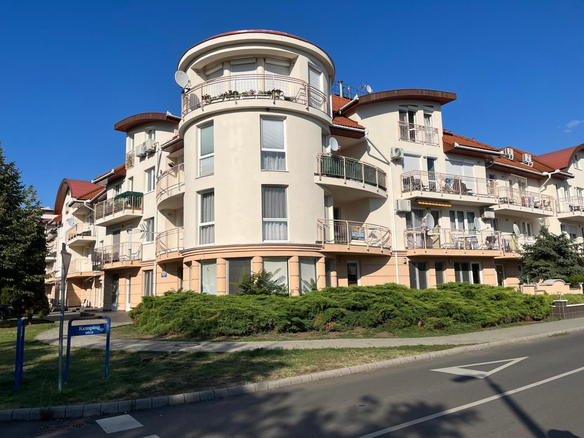 Brookforest Apartman Hajduszoboszlo Exterior photo