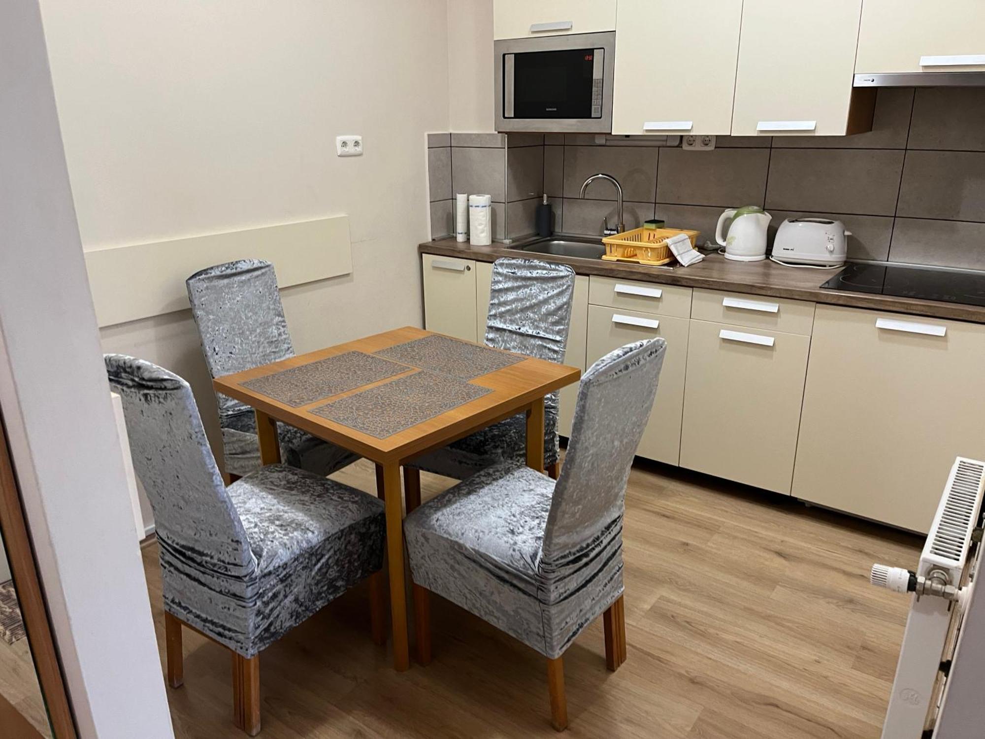 Brookforest Apartman Hajduszoboszlo Exterior photo